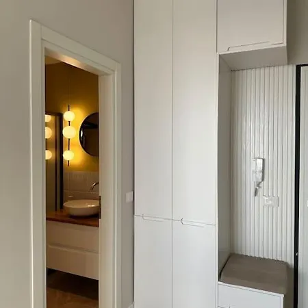 Victoria Apartment *